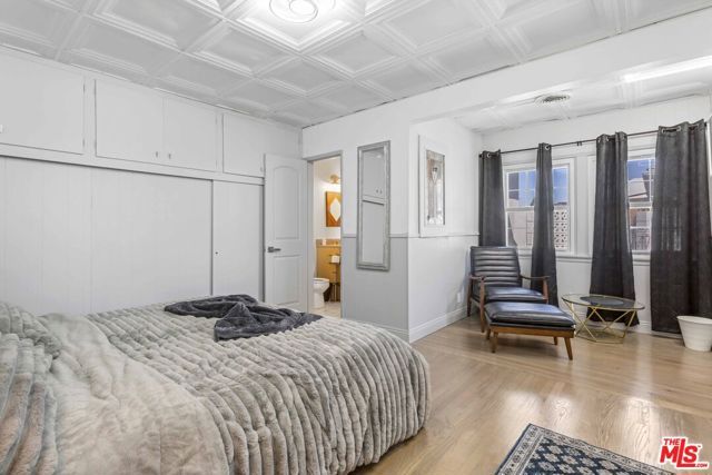 6727 W 87th Place, Los Angeles, CA 90045