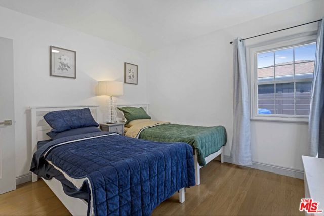 6727 W 87th Place, Los Angeles, CA 90045