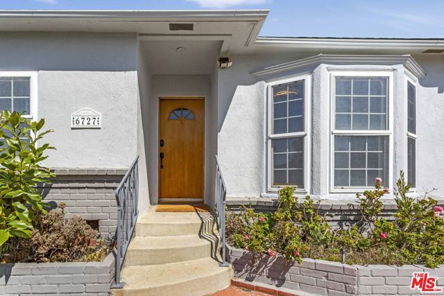 6727 W 87th Place, Los Angeles, CA 90045