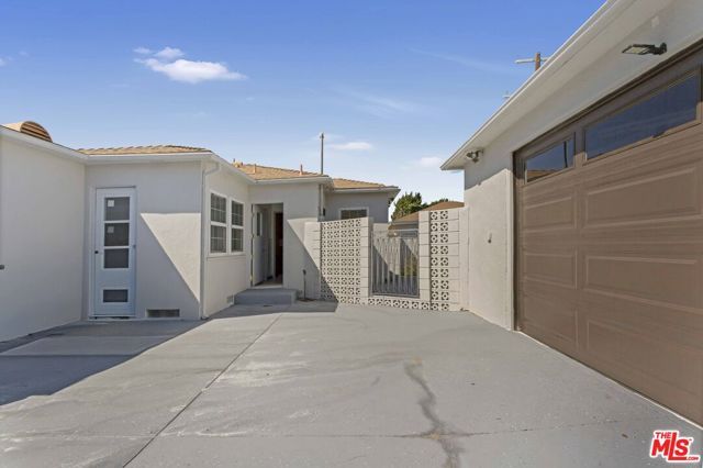 6727 W 87th Place, Los Angeles, CA 90045