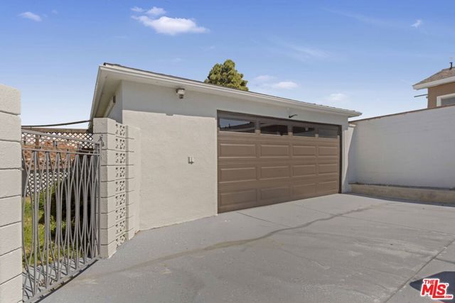 6727 W 87th Place, Los Angeles, CA 90045