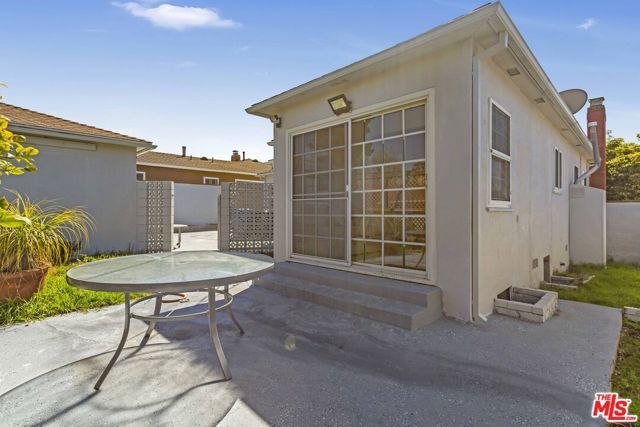 6727 W 87th Place, Los Angeles, CA 90045