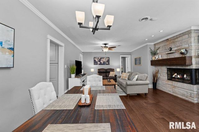 19 KENWOOD Avenue, Davenport, IA 52803