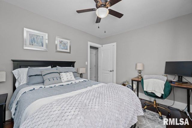 19 KENWOOD Avenue, Davenport, IA 52803