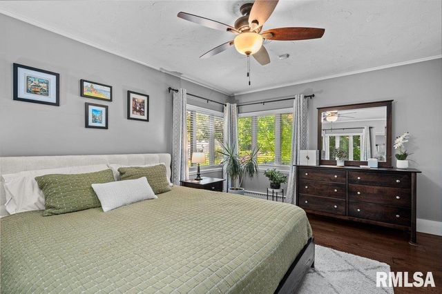 19 KENWOOD Avenue, Davenport, IA 52803