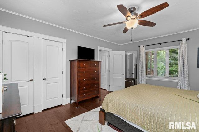 19 KENWOOD Avenue, Davenport, IA 52803