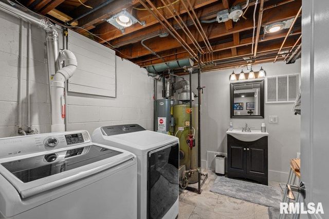 19 KENWOOD Avenue, Davenport, IA 52803