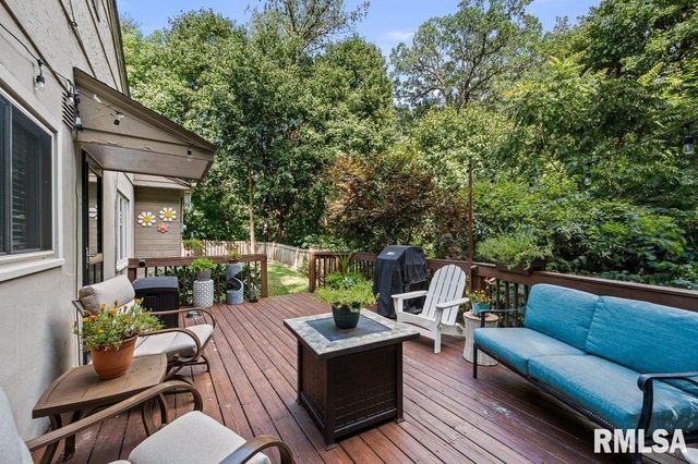 19 KENWOOD Avenue, Davenport, IA 52803