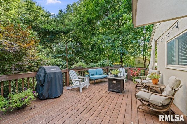 19 KENWOOD Avenue, Davenport, IA 52803