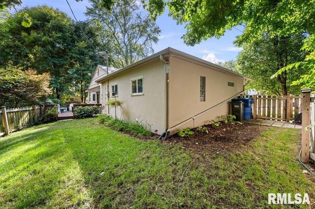 19 KENWOOD Avenue, Davenport, IA 52803