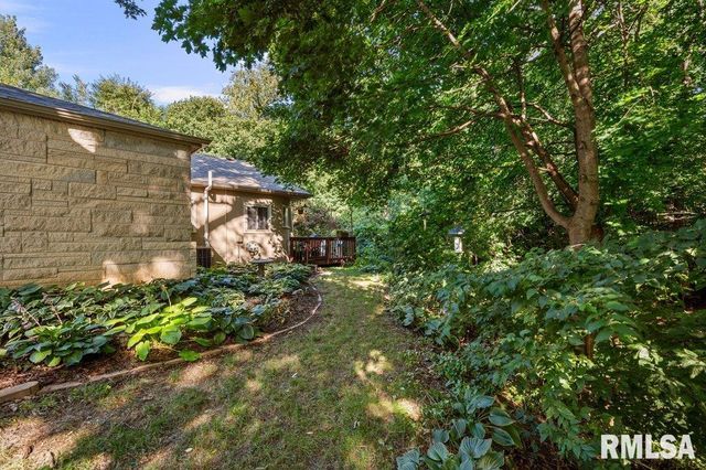 19 KENWOOD Avenue, Davenport, IA 52803