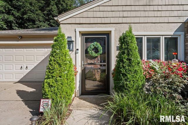 19 KENWOOD Avenue, Davenport, IA 52803