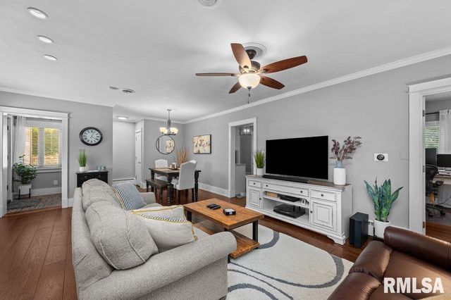 19 KENWOOD Avenue, Davenport, IA 52803