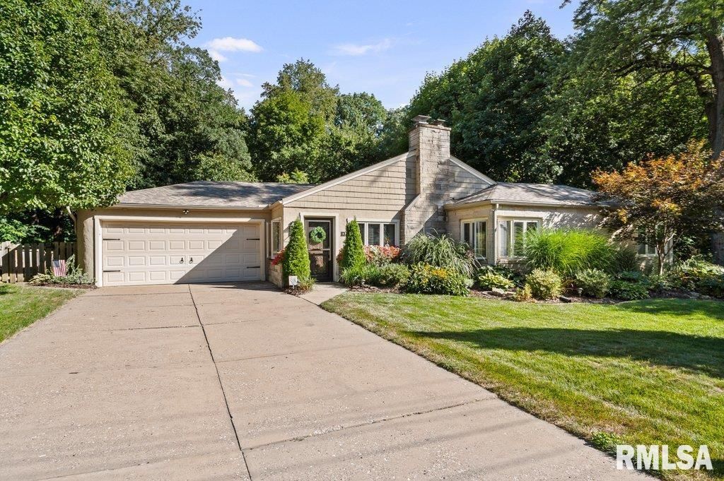 19 KENWOOD Avenue, Davenport, IA 52803