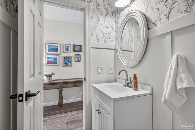 4596 Bayside Dr, Milton, FL 32583