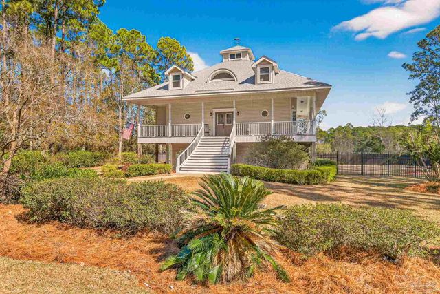 4596 Bayside Dr, Milton, FL 32583