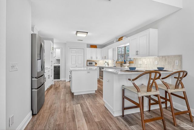 4596 Bayside Dr, Milton, FL 32583