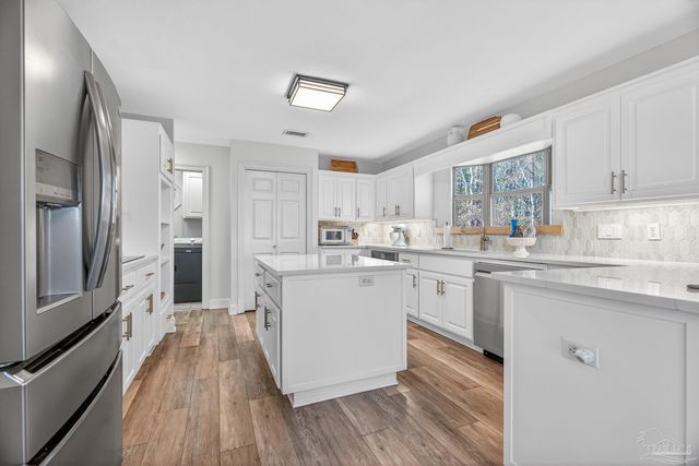 4596 Bayside Dr, Milton, FL 32583