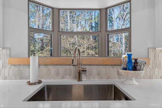 4596 Bayside Dr, Milton, FL 32583