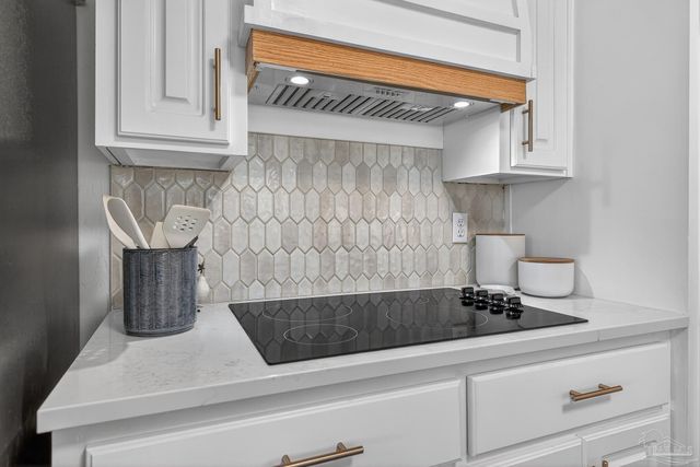 4596 Bayside Dr, Milton, FL 32583