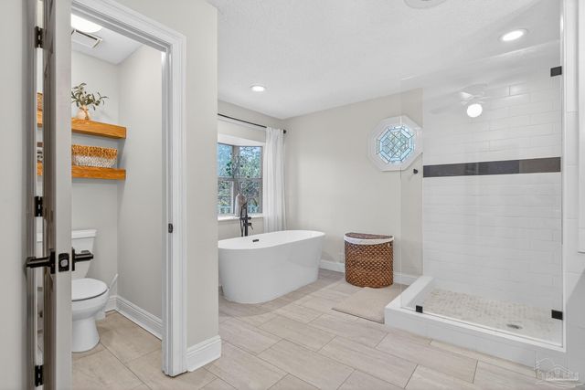 4596 Bayside Dr, Milton, FL 32583