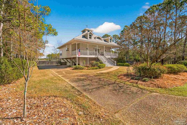 4596 Bayside Dr, Milton, FL 32583