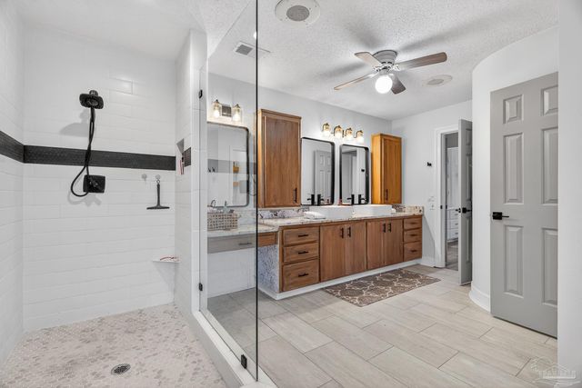 4596 Bayside Dr, Milton, FL 32583