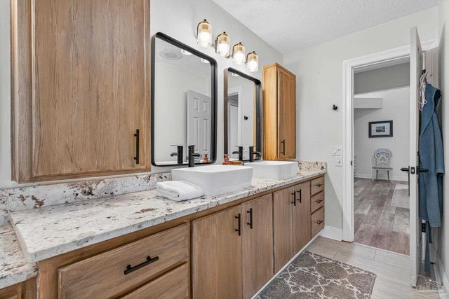 4596 Bayside Dr, Milton, FL 32583