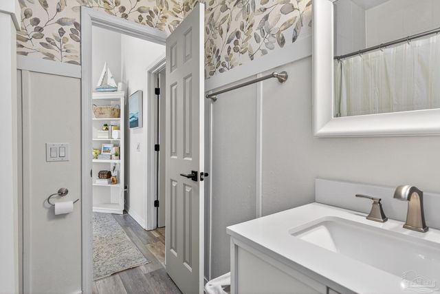 4596 Bayside Dr, Milton, FL 32583