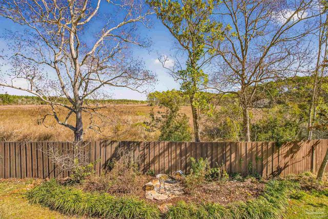 4596 Bayside Dr, Milton, FL 32583