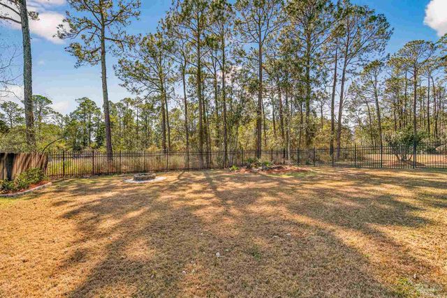 4596 Bayside Dr, Milton, FL 32583