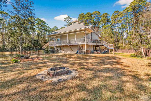 4596 Bayside Dr, Milton, FL 32583