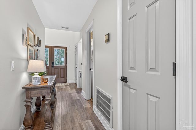 4596 Bayside Dr, Milton, FL 32583