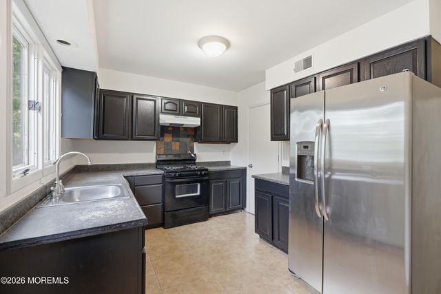 308 Cutty Court, Toms River, NJ 08753