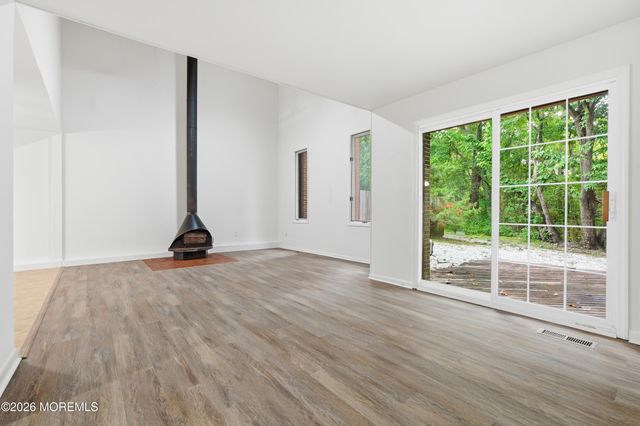 308 Cutty Court, Toms River, NJ 08753