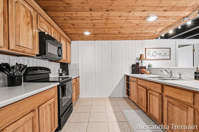 7553 68th Street Se, Caledonia Twp, MI 49316