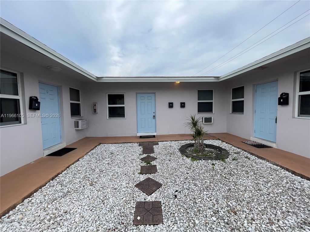 5550 NE 20th Ter 2, Fort Lauderdale, FL 33308