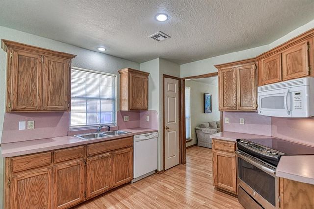 2817 Brompton Drive, Norman, OK 73072