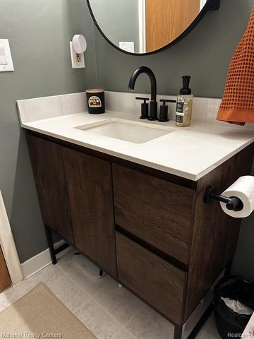 797 Hilldale Circle, Milford, MI 48381