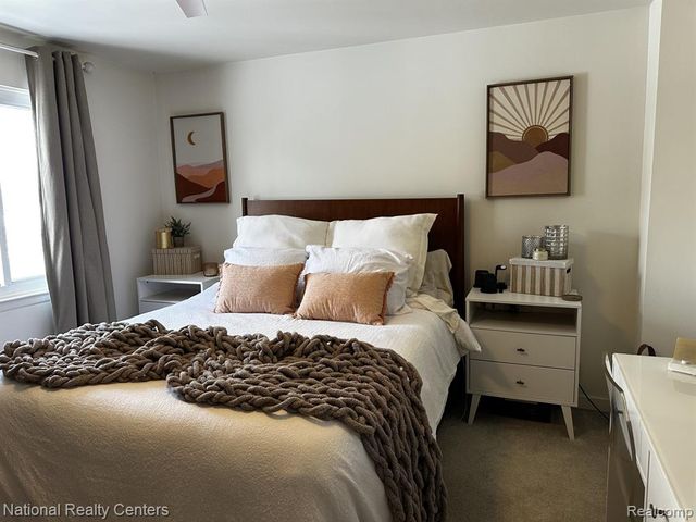 797 Hilldale Circle, Milford, MI 48381