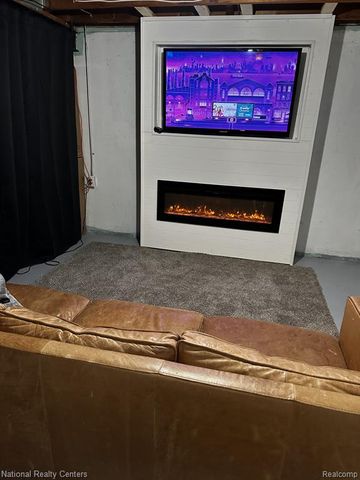 797 Hilldale Circle, Milford, MI 48381