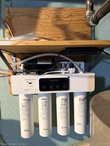 797 Hilldale Circle, Milford, MI 48381