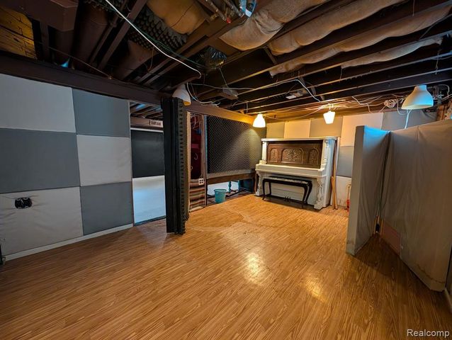 6652 Rockdale Street, Dearborn Heights, MI 48127