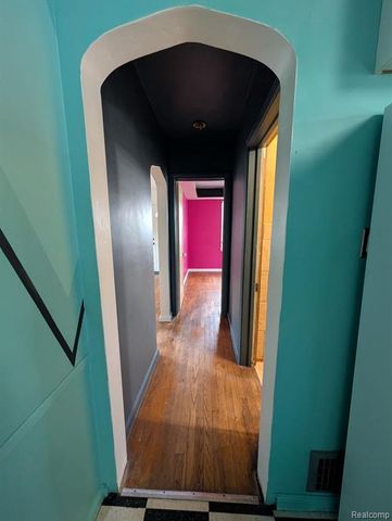 6652 Rockdale Street, Dearborn Heights, MI 48127