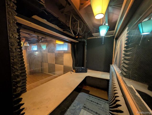 6652 Rockdale Street, Dearborn Heights, MI 48127