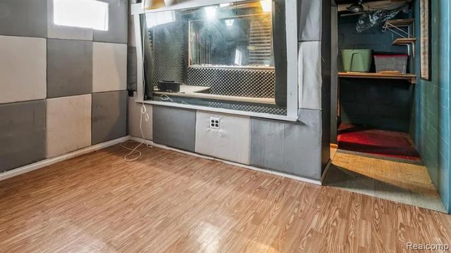 6652 Rockdale Street, Dearborn Heights, MI 48127