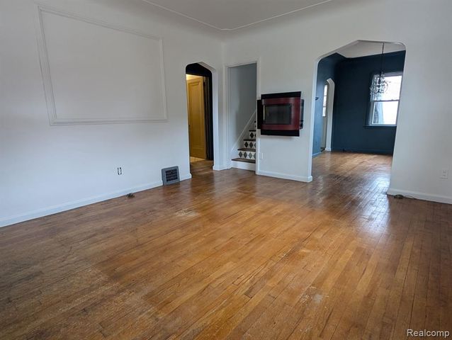 6652 Rockdale Street, Dearborn Heights, MI 48127