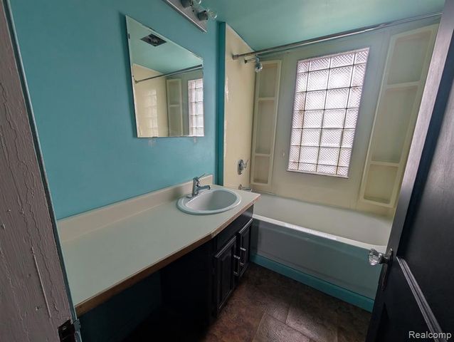 6652 Rockdale Street, Dearborn Heights, MI 48127