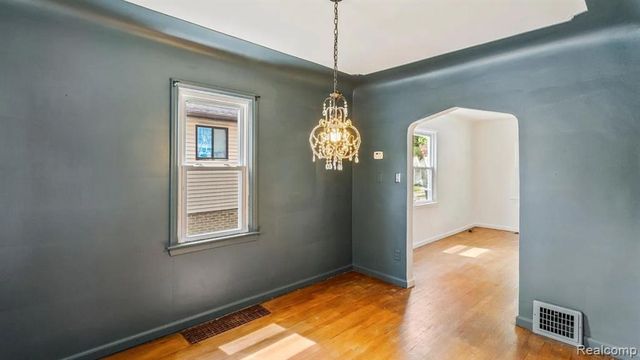 6652 Rockdale Street, Dearborn Heights, MI 48127