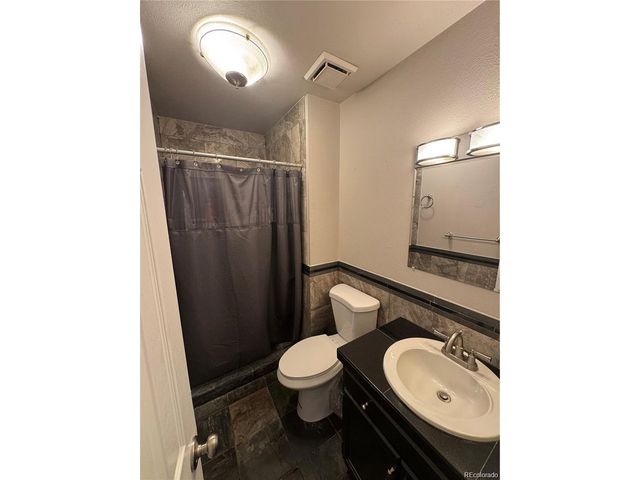 7020 W Portland Ave, Littleton, CO 80128